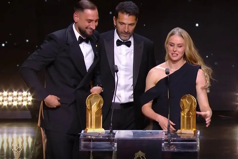 北京时间今, 在本次评选